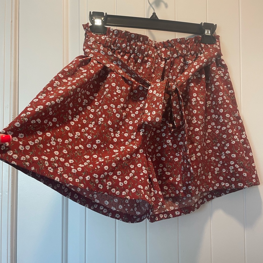 Floral, flowy, shorts with tie belt